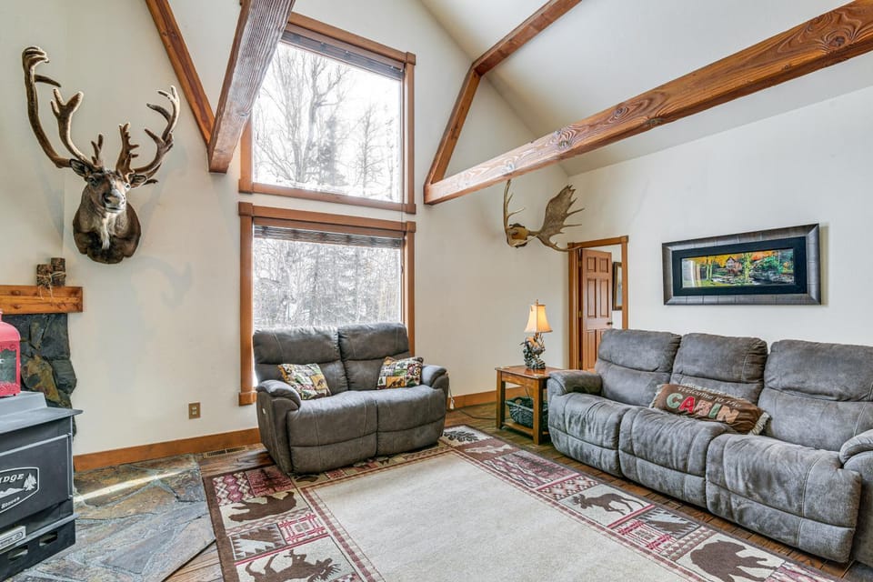 Beautiful Wasilla Home Rental w/ Deck & Gas Grill! House in Alaska