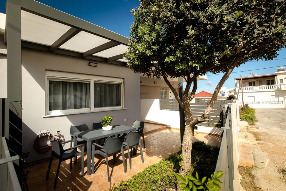 Patio, Day, Balcony/Terrace, Dining area, Inner courtyard view