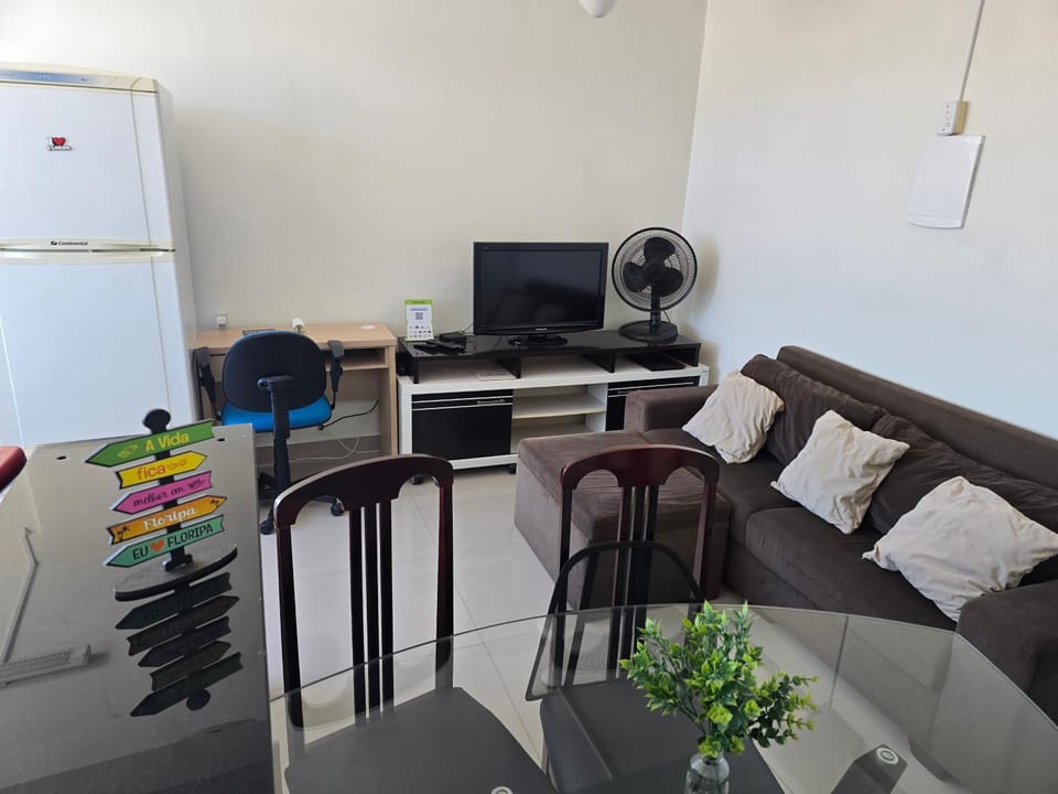 Communal lounge/ TV room, Seating area, Dining area