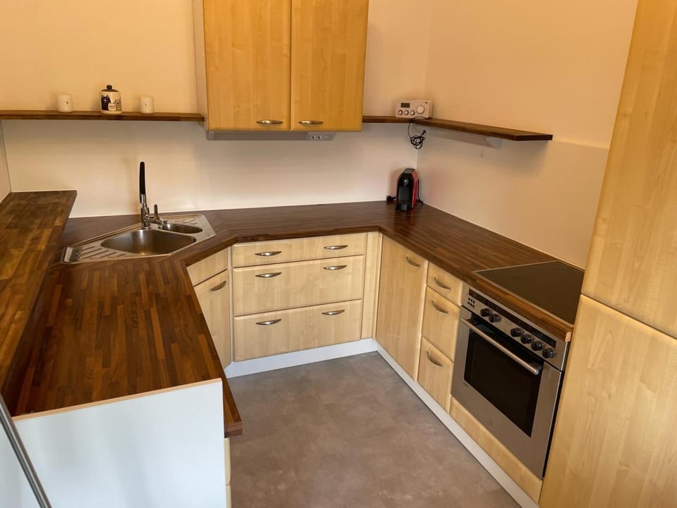 Kitchen or kitchenette, dishwasher, pet friendly, stove