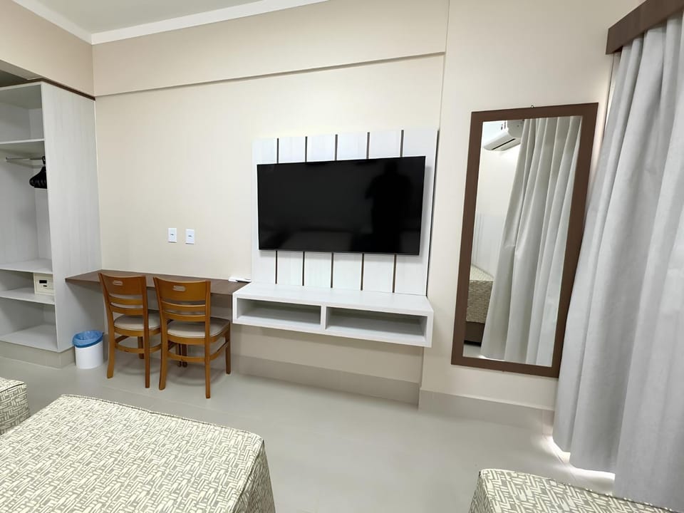 TV and multimedia, Dining area, Bedroom