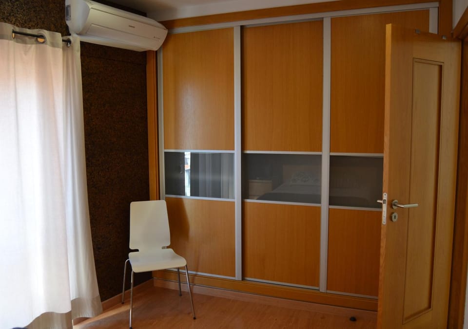 Bed, Beach, Street view, Area and facilities