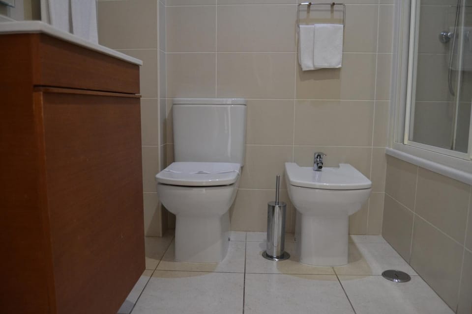 Shower, Toilet, Bathroom, Bath