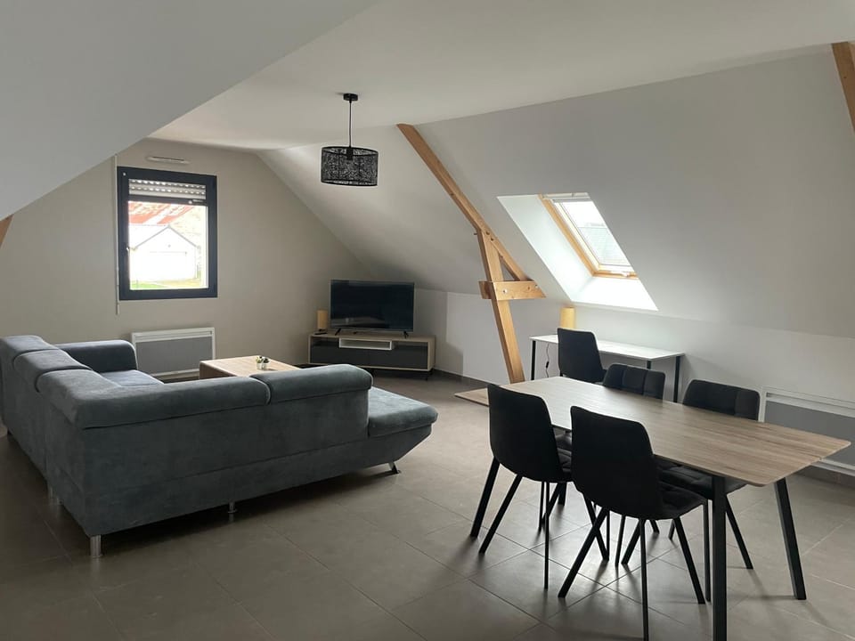 TV and multimedia, Living room, Dining area