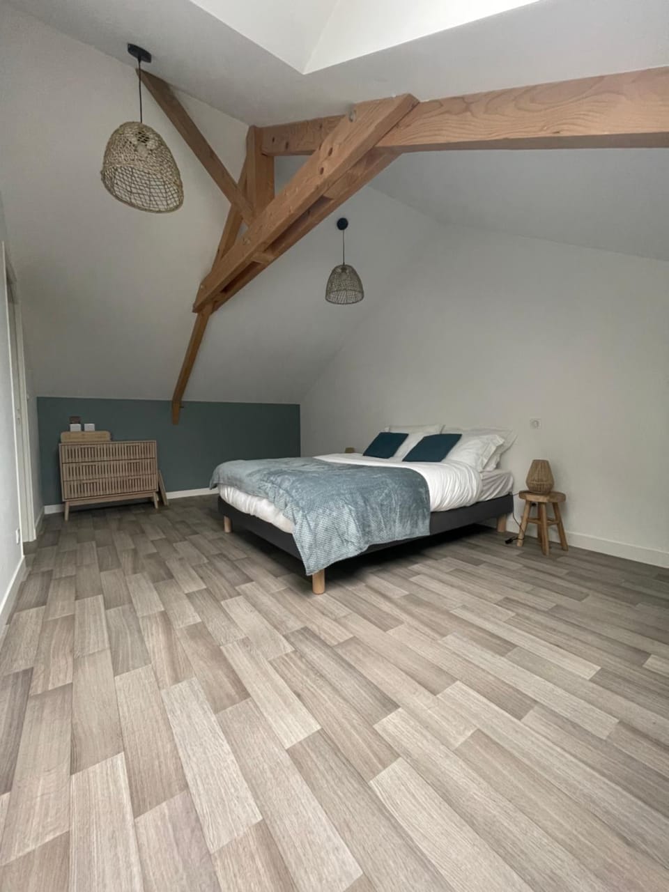 Photo of the whole room