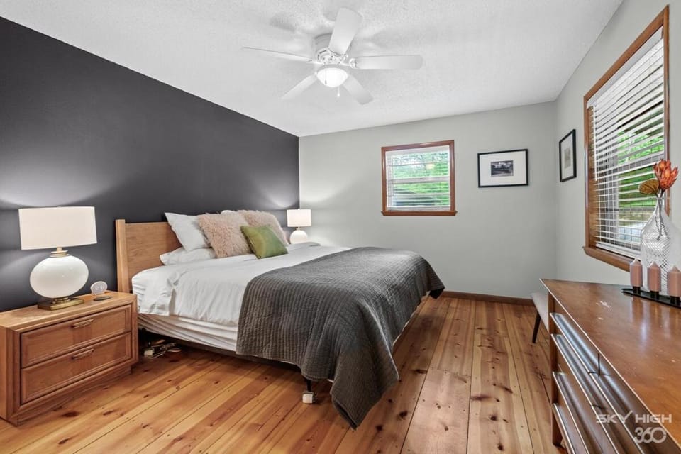 MCM Lakehouse - Direct Lake Access - Sleeps 8 House in Beaver Lake