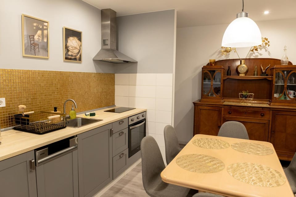 Third Floor Art Idyll Apartment in Budapest