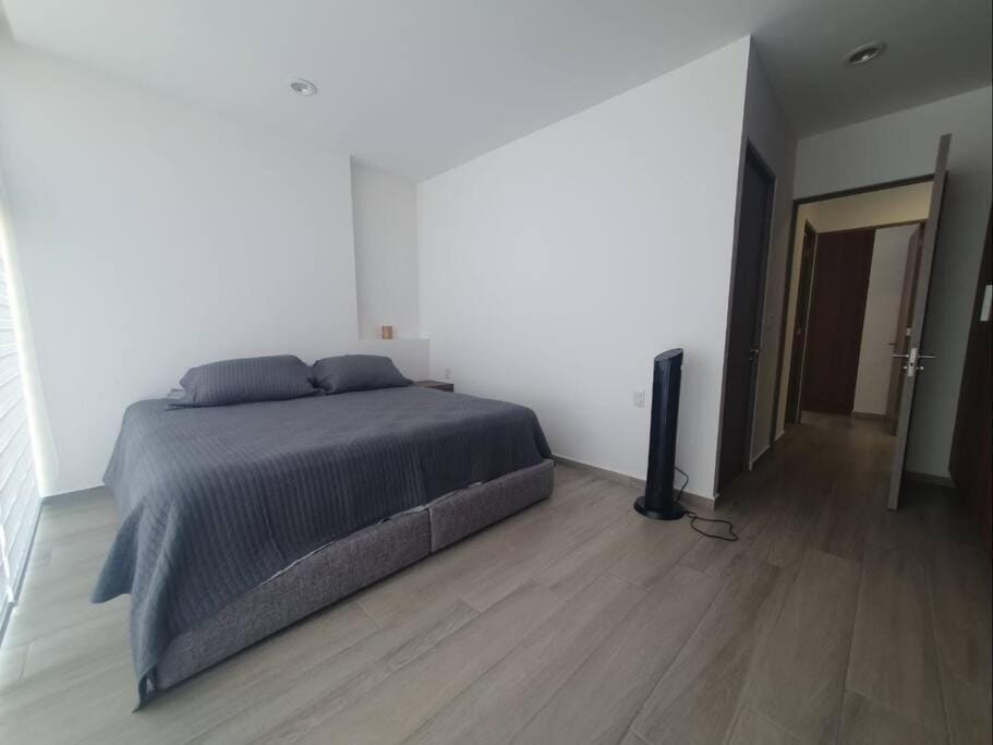 Acogedor ubicadismo 2r 5p con alberca y amenidades Apartment in Santiago de Queretaro