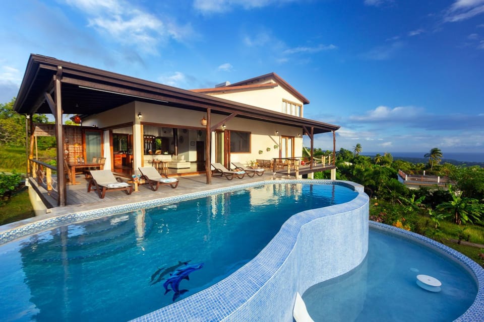 Property building, Sea view, Swimming pool, sunbed