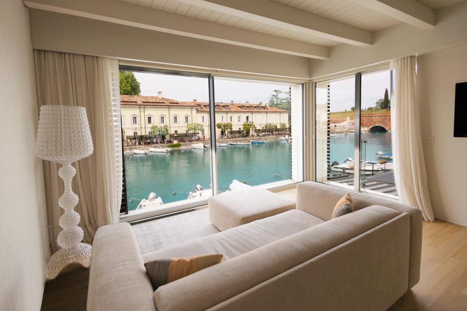 TV and multimedia, Living room, Lake view, River view