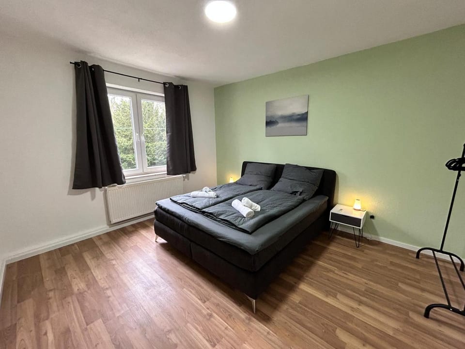 Bed, Photo of the whole room, Bedroom