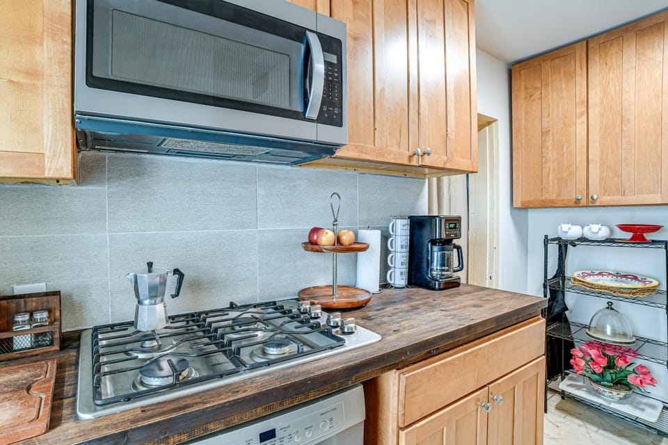 Quiet Owego Getaway Near Main Street & Riverwalk! Apartment in New York