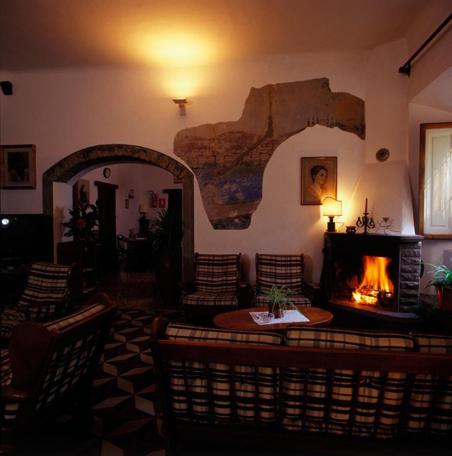 Communal lounge/ TV room, Lobby or reception