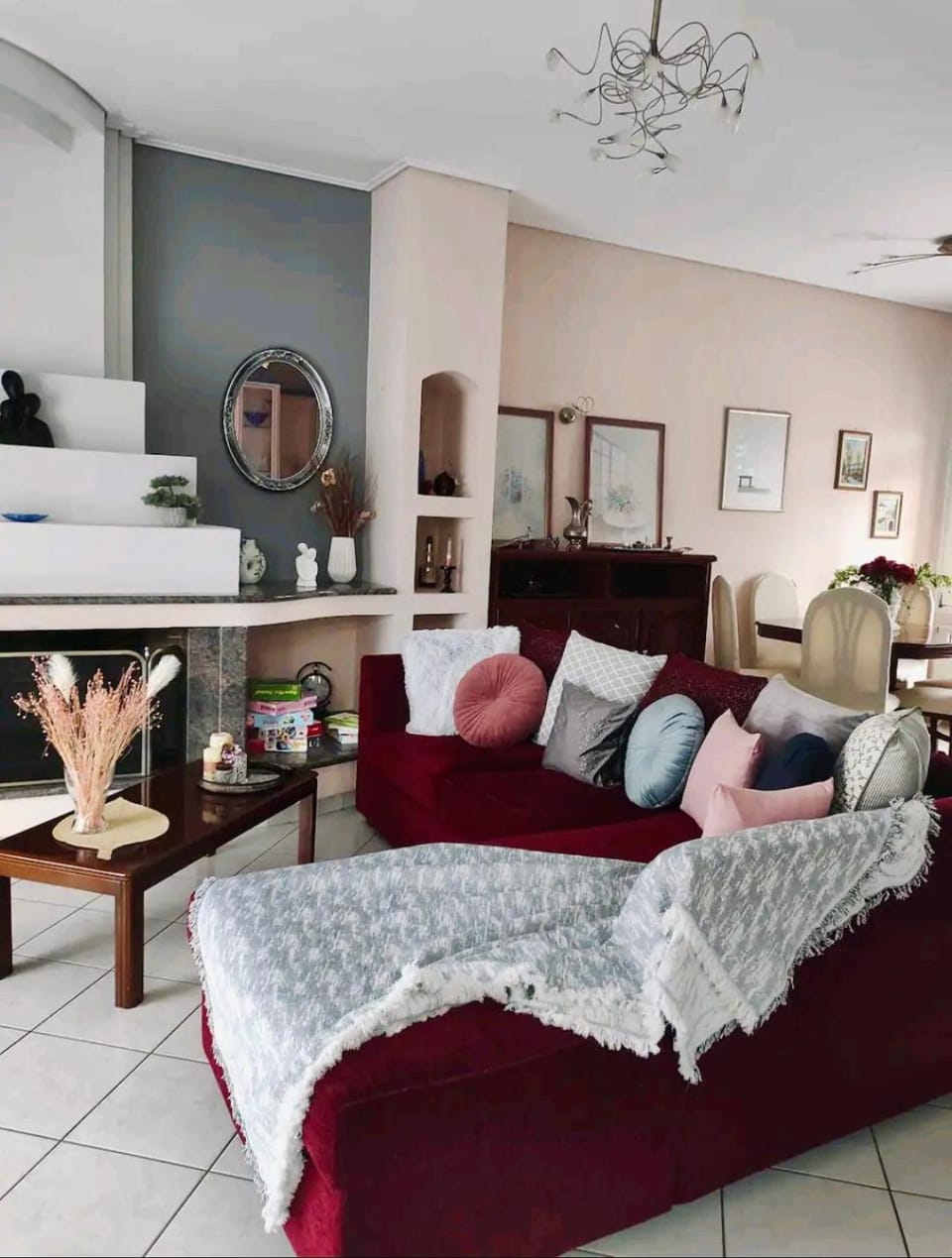 Living room, Seating area