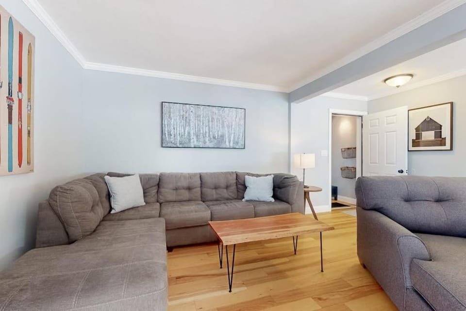 Ascutney Retreat Apartment in Brownsville