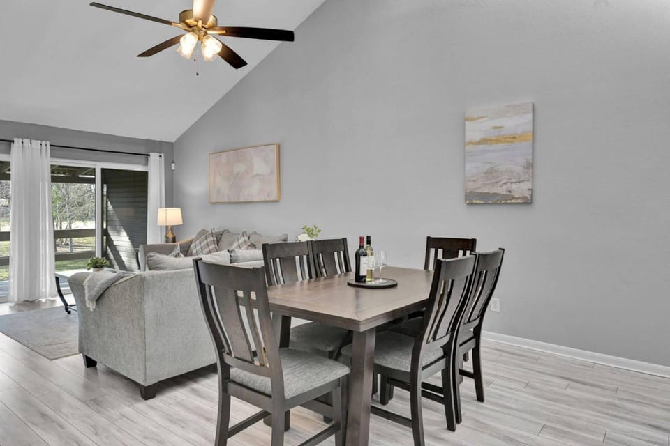 April Point Dr. N House in Lake Conroe