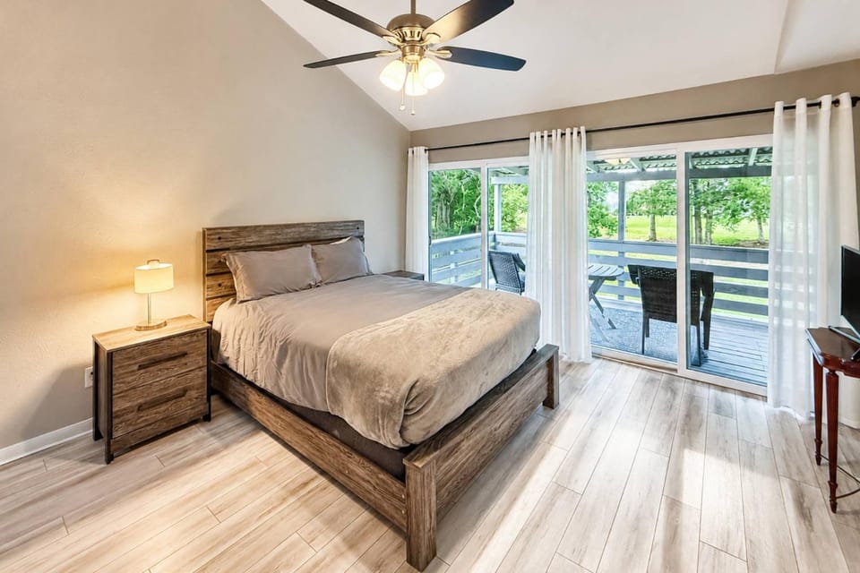 April Point Dr. N House in Lake Conroe