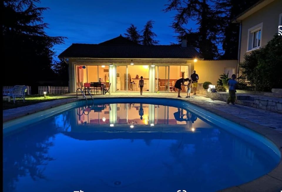 Maison 240+65m2, piscine, spa, sauna, salle sport House in Auvergne-Rhône-Alpes