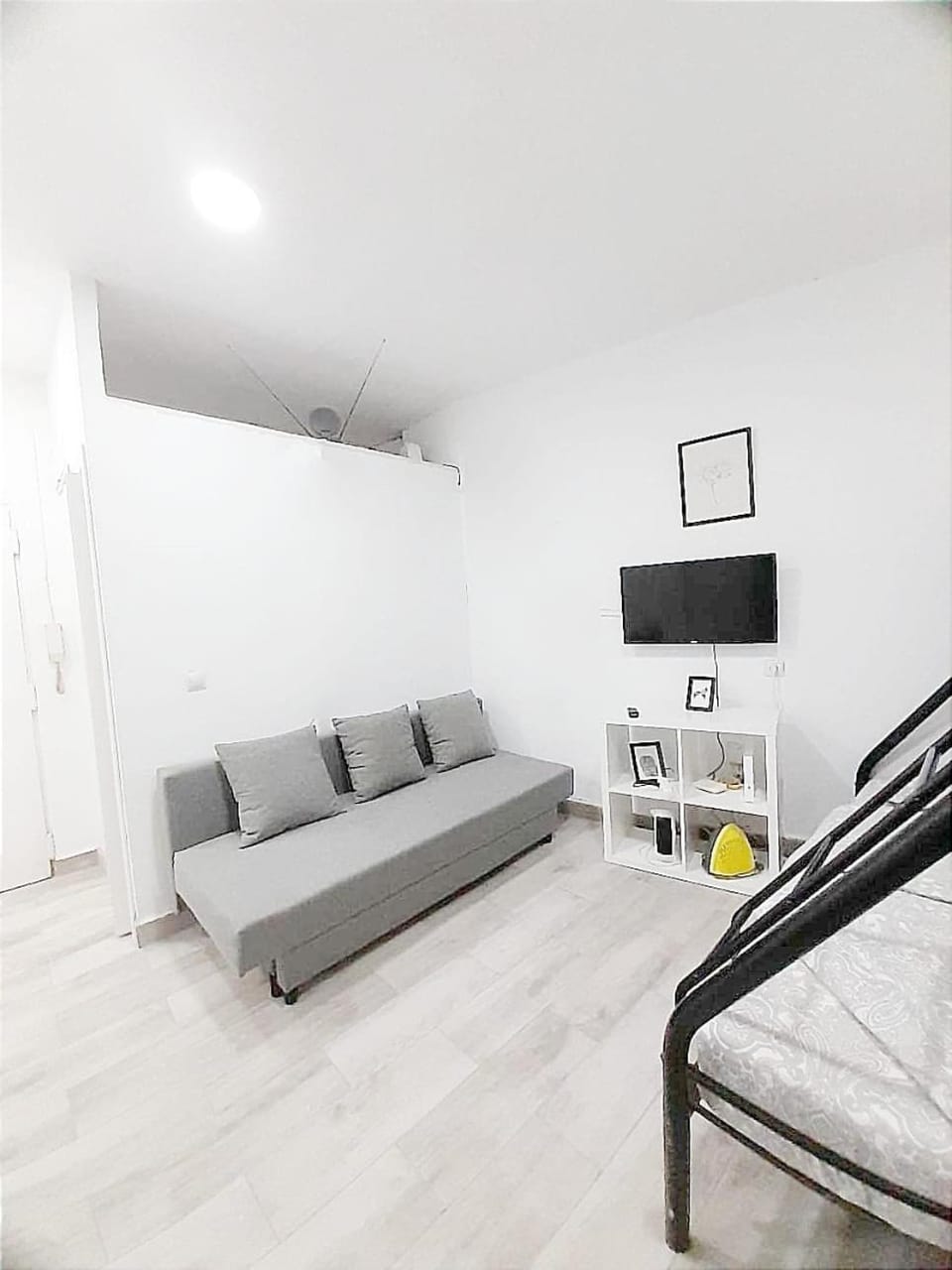 VR20 Estudio Chamberi Alonso Cano Apartment in Madrid