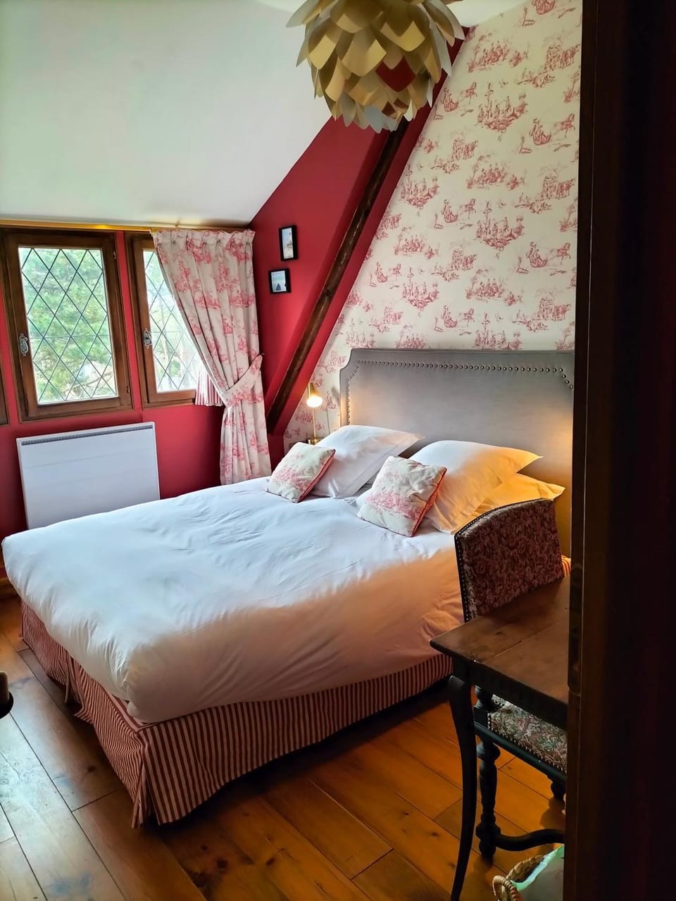Photo of the whole room