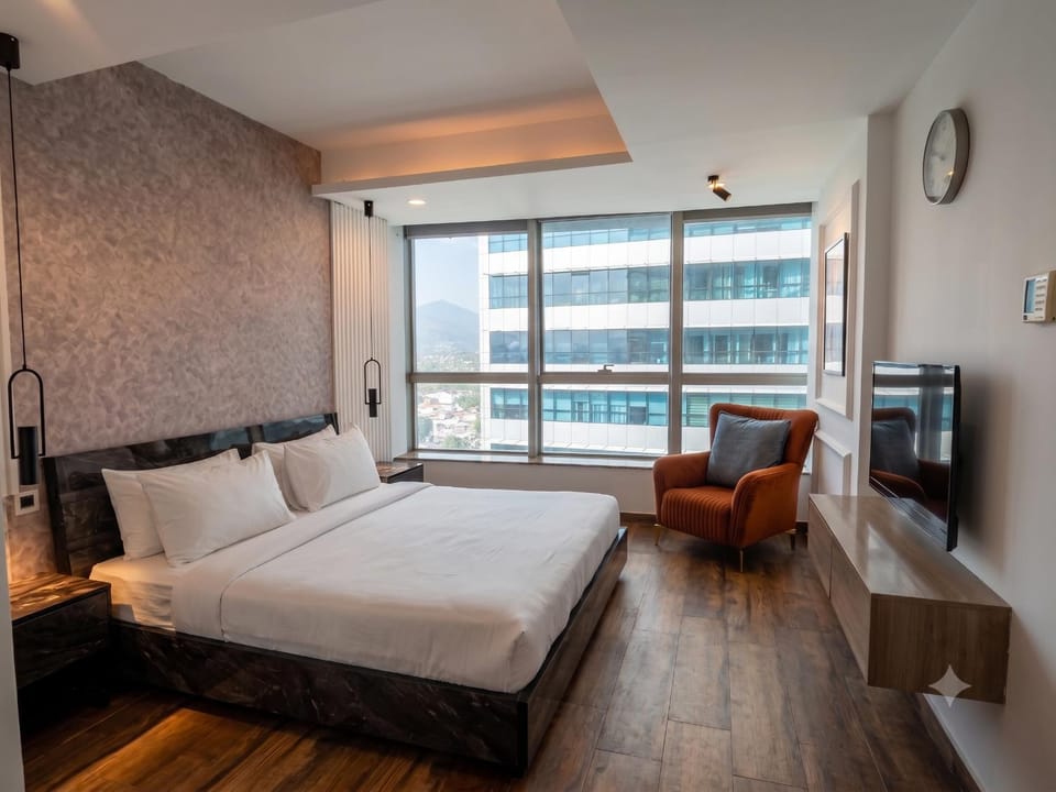 Photo of the whole room, Bedroom