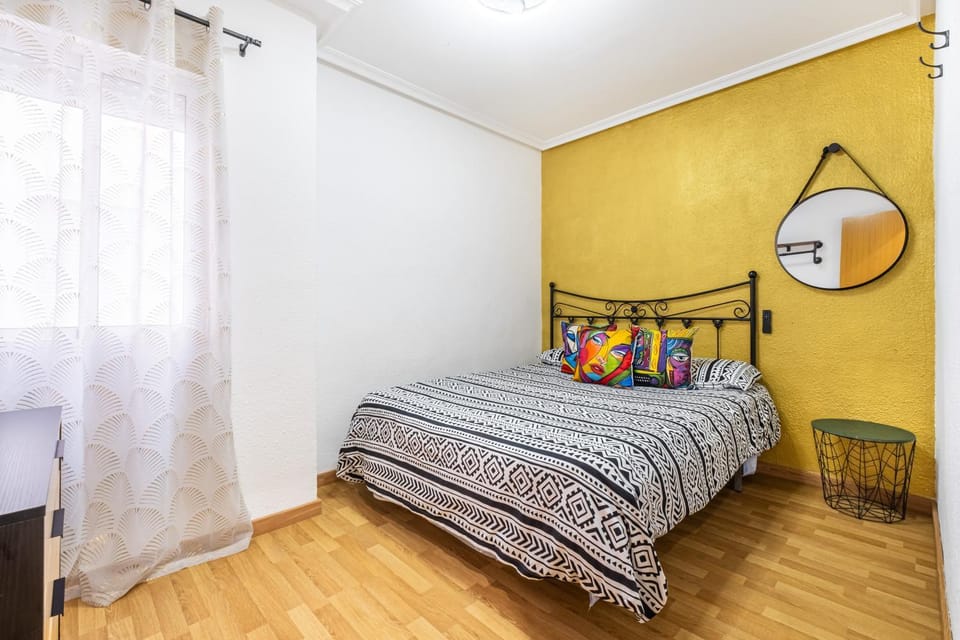 Bed, Photo of the whole room, Bedroom