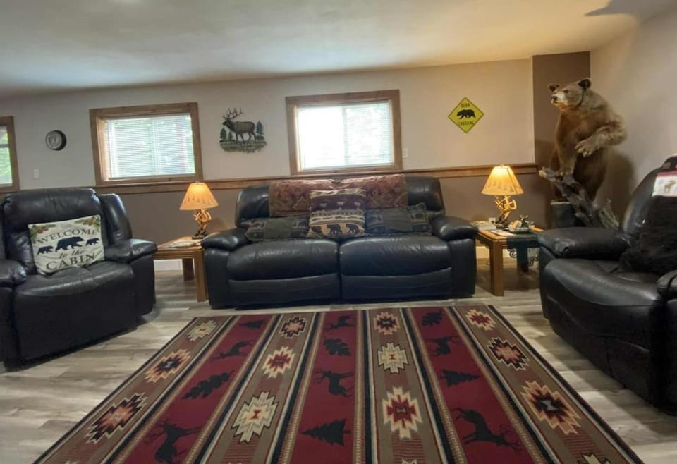 Hot Tub-Mountain View-Secluded-Entire Private Floor House in Seeley Lake