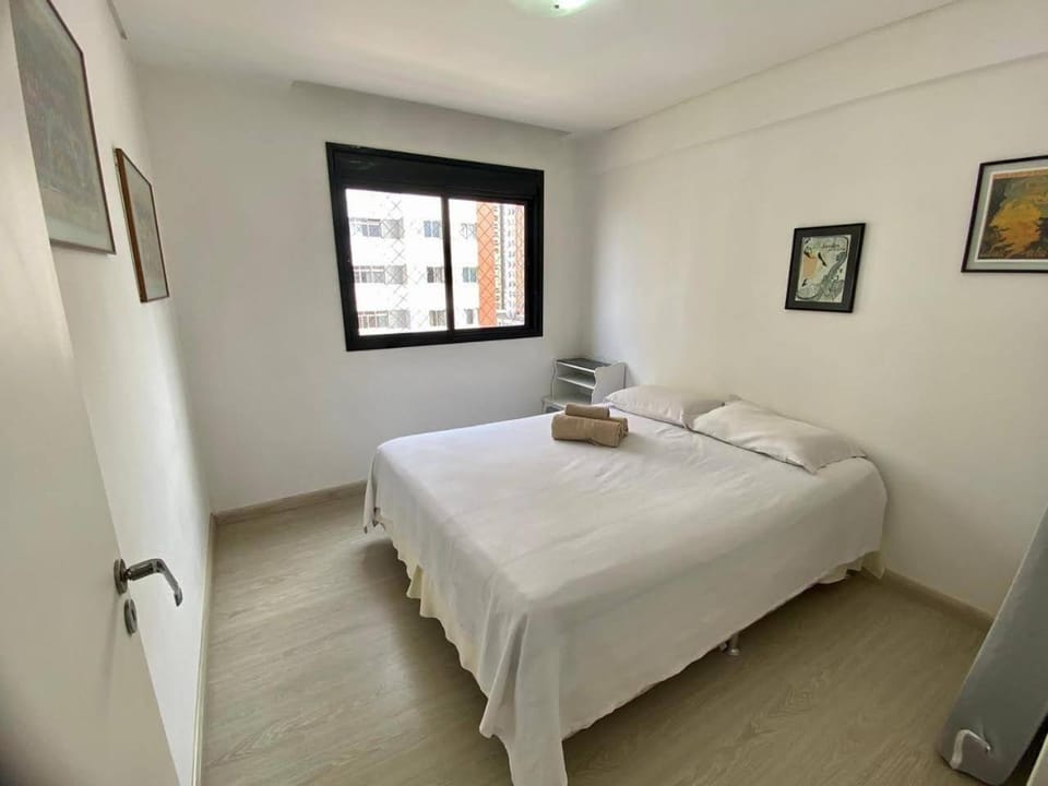 Apto no Cabral em Curitiba com 3 quartos varanda piscina arcondicionado e 2 vagas de garagem Apartment in Curitiba