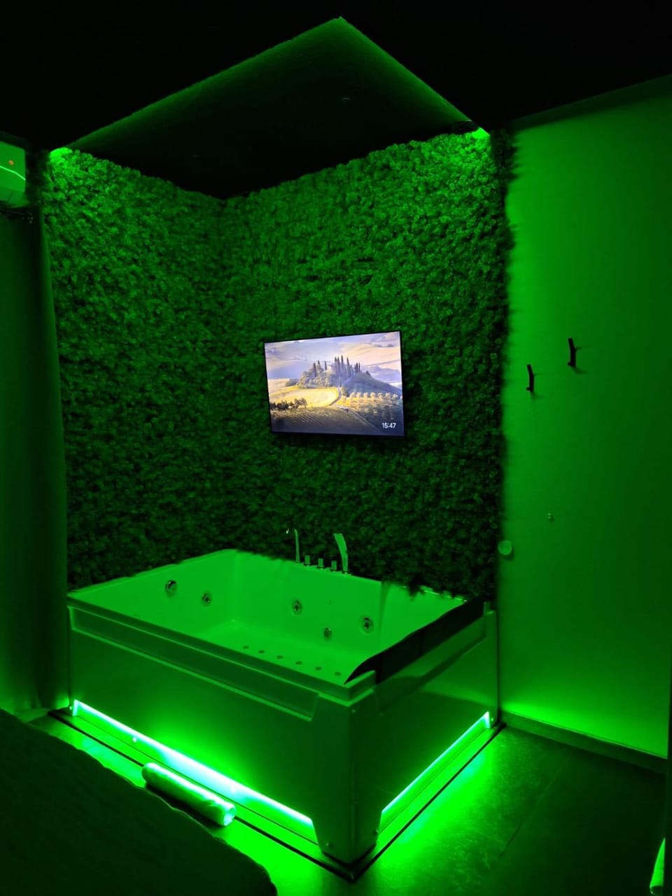 TV and multimedia, Photo of the whole room, Evening entertainment, Bedroom