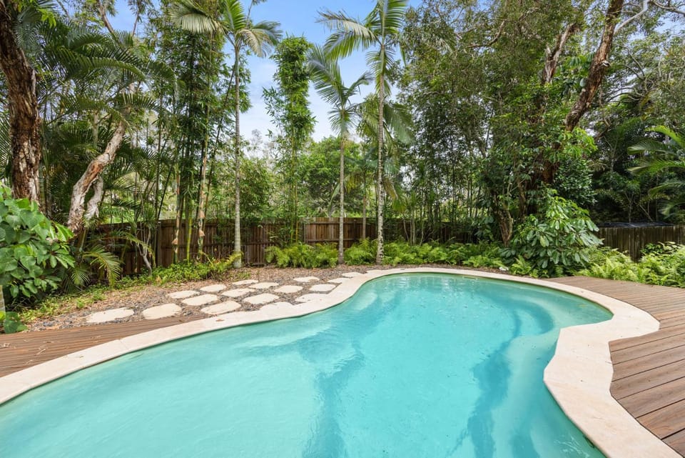 Swimming pool, Swimming pool