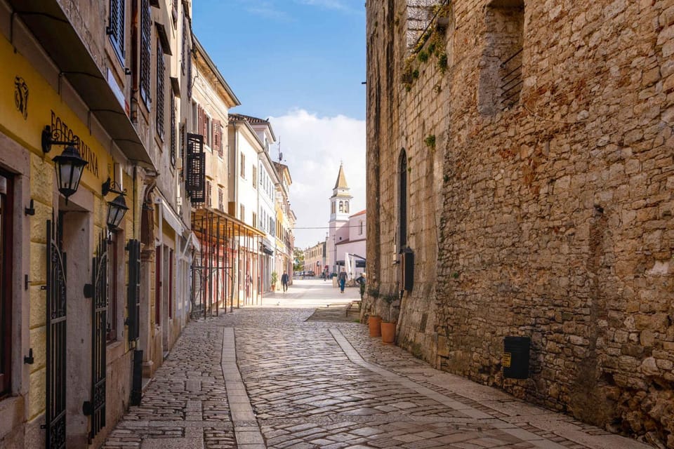 Nearby landmark, Summer