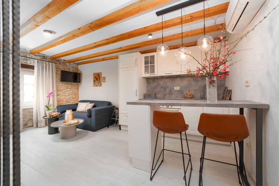 Summer, Living room, Seating area