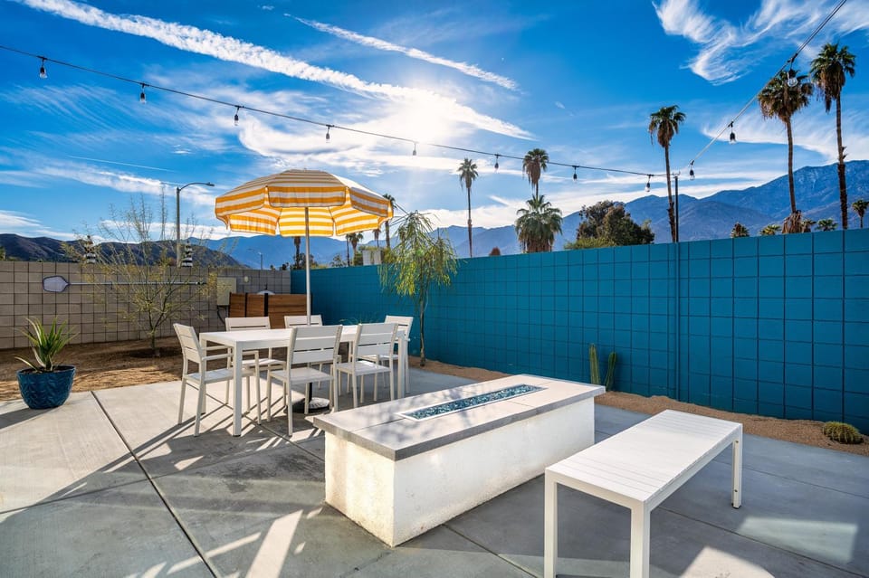 Patio, Natural landscape, Dining area