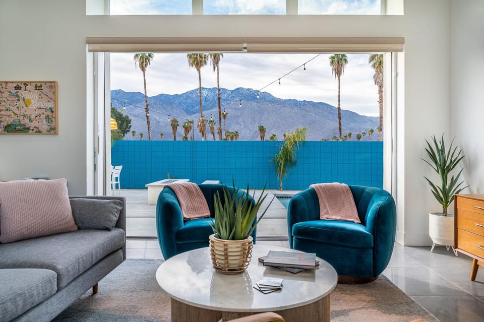 Living room, Mountain view