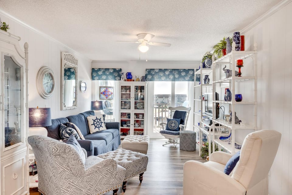 Atlantic Beach Condo w/ Balcony & Beach Access! House in Atlantic Beach