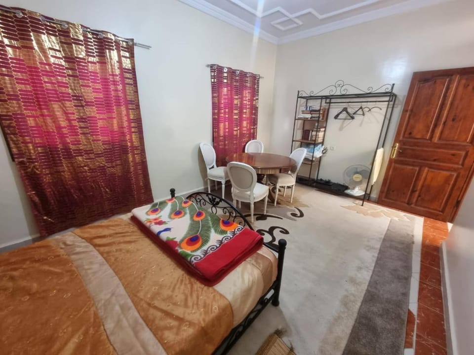 Bed, Living room, Dining area, Bedroom
