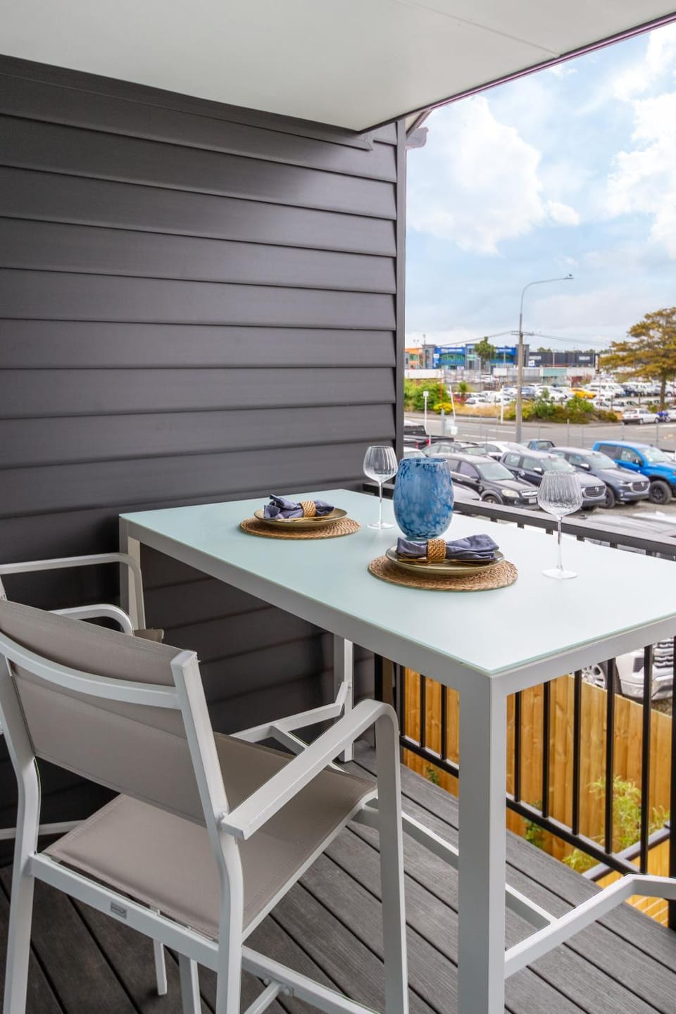Patio, Day, View (from property/room), Balcony/Terrace, Seating area, Dining area, Parking