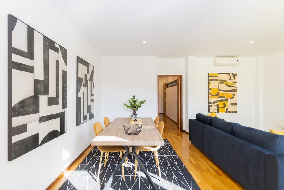 Living room, Seating area, Dining area, air conditioner