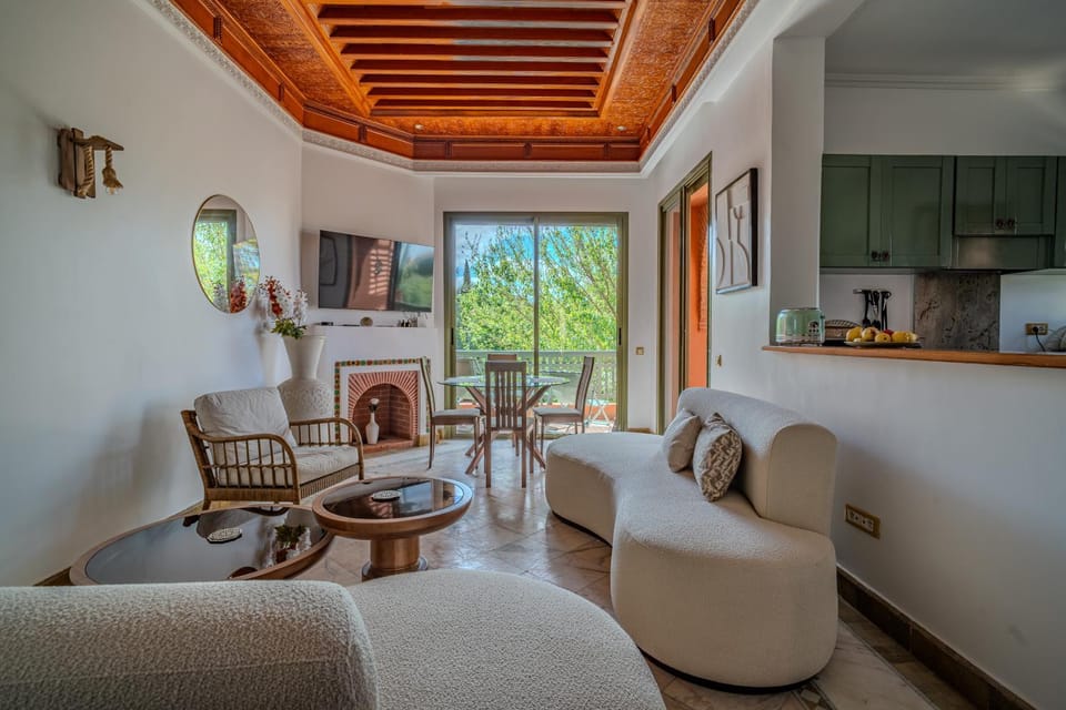 TV and multimedia, Kitchen or kitchenette, Living room, Seating area, Dining area, minibar, pet friendly