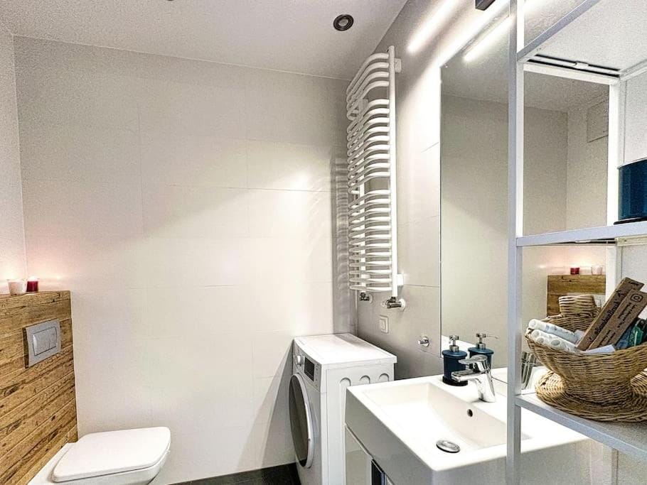 Klimatyczna Hotelowa Kawalerka Apartment in Warsaw