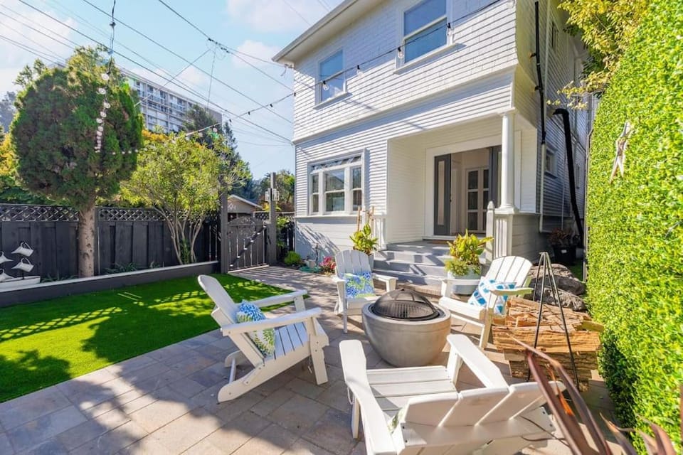 Luxury Living, Walkers Paradise, Hidden Oasis House in Oakland