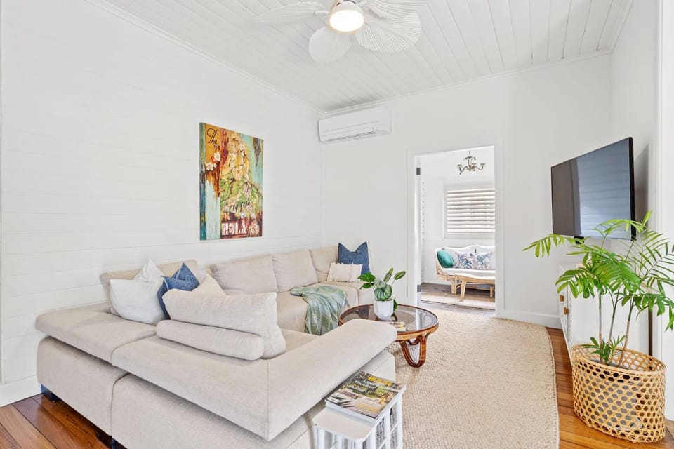 TV and multimedia, Living room, air conditioner