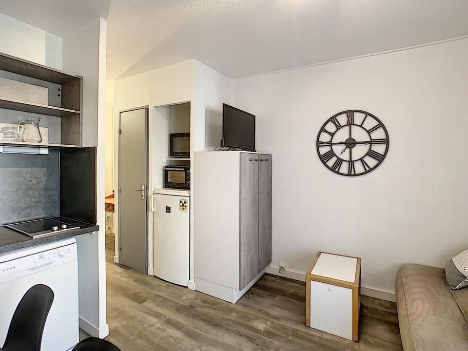 Charmant F2 avec Balcons, Proche Thermes, Animaux Acceptés, Wifi, Ascenseur, Parking Gratuit - FR-1-451-206 Apartment in Occitanie