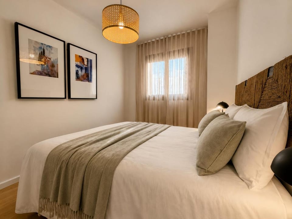 Bed, Bedroom, internet, air conditioner