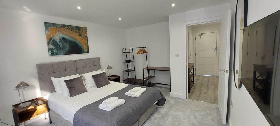 Bed, Photo of the whole room, Bedroom