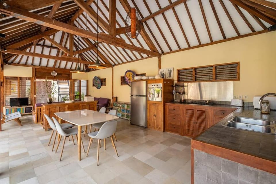 Gorgeous 4 BR Villa in Canggu Villa in North Kuta