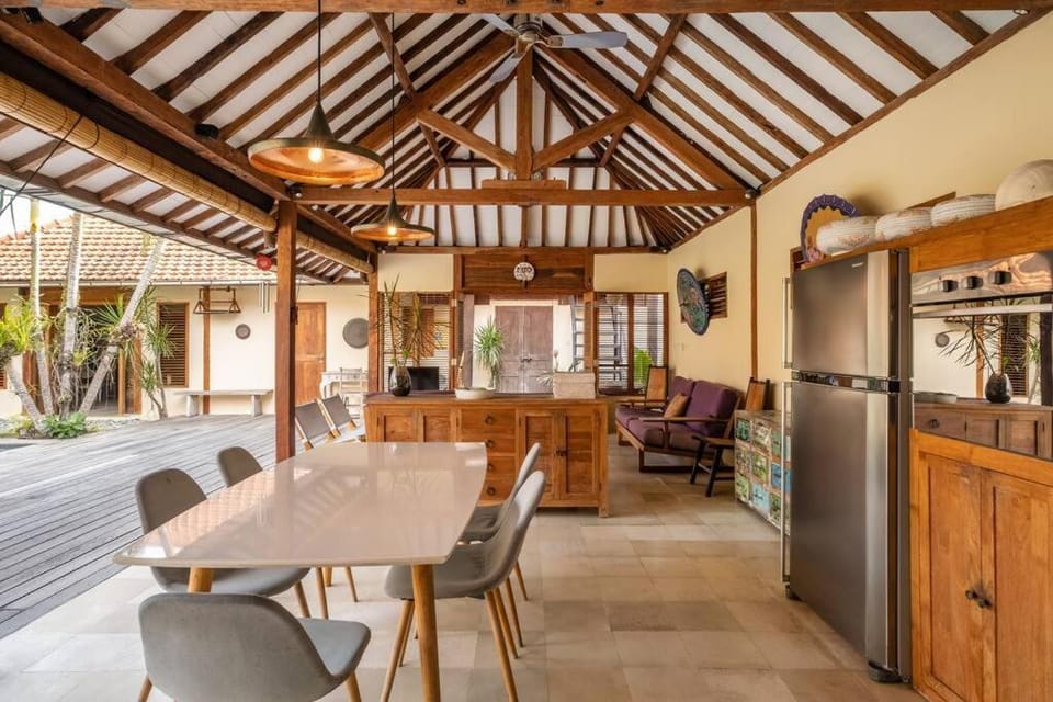 Gorgeous 4 BR Villa in Canggu Villa in North Kuta