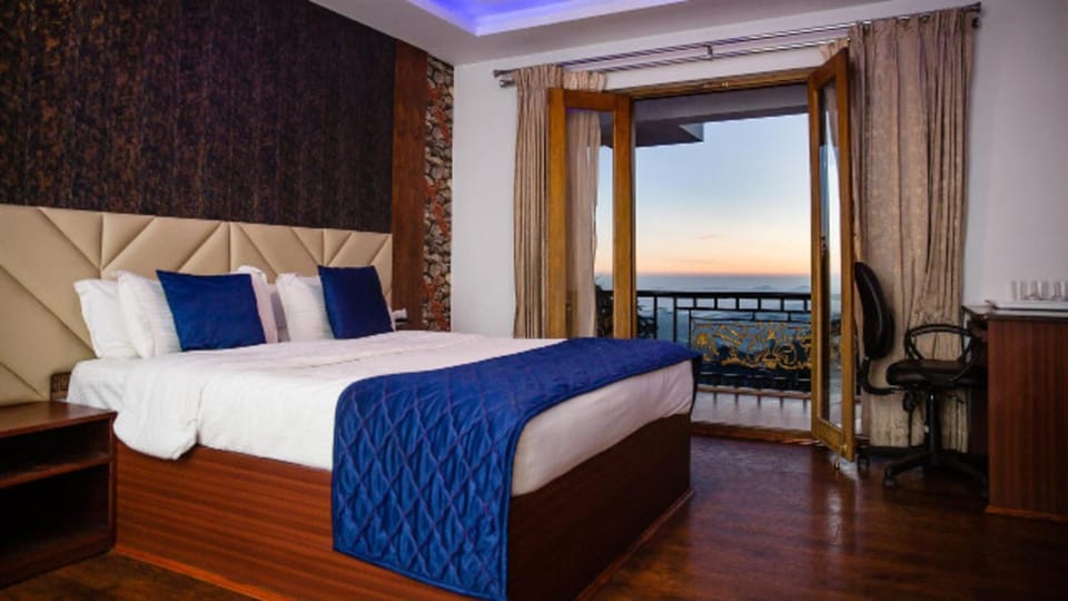 Bed, Natural landscape, Balcony/Terrace
