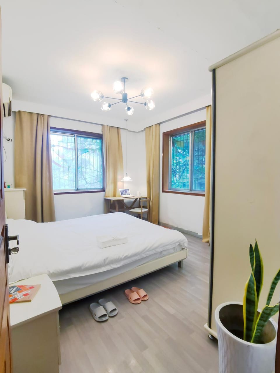 Bed, Bedroom