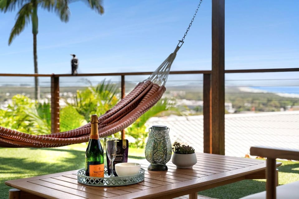 TreasureView Beach - Three bedroom option #9a House in Coolum Beach